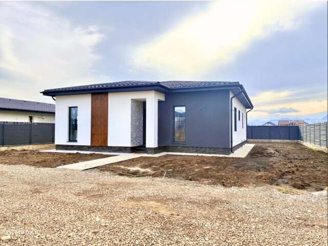 Sanpetru, Brasov, casa 4 camere, 159 mp, teren 500 mp,